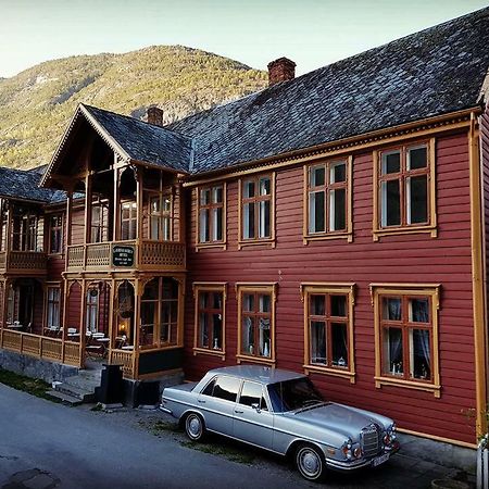 Laerdalsoren Motor Guesthouse Lærdalsøyri Bagian luar foto