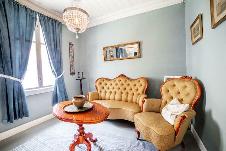 Laerdalsoren Motor Guesthouse Lærdalsøyri Bagian luar foto