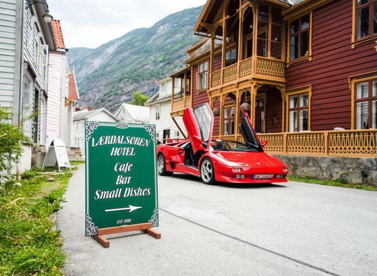 Laerdalsoren Motor Guesthouse Lærdalsøyri Bagian luar foto