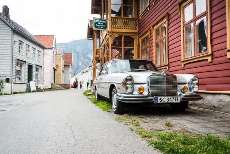 Laerdalsoren Motor Guesthouse Lærdalsøyri Bagian luar foto