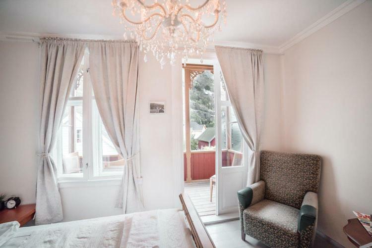 Laerdalsoren Motor Guesthouse Lærdalsøyri Bagian luar foto